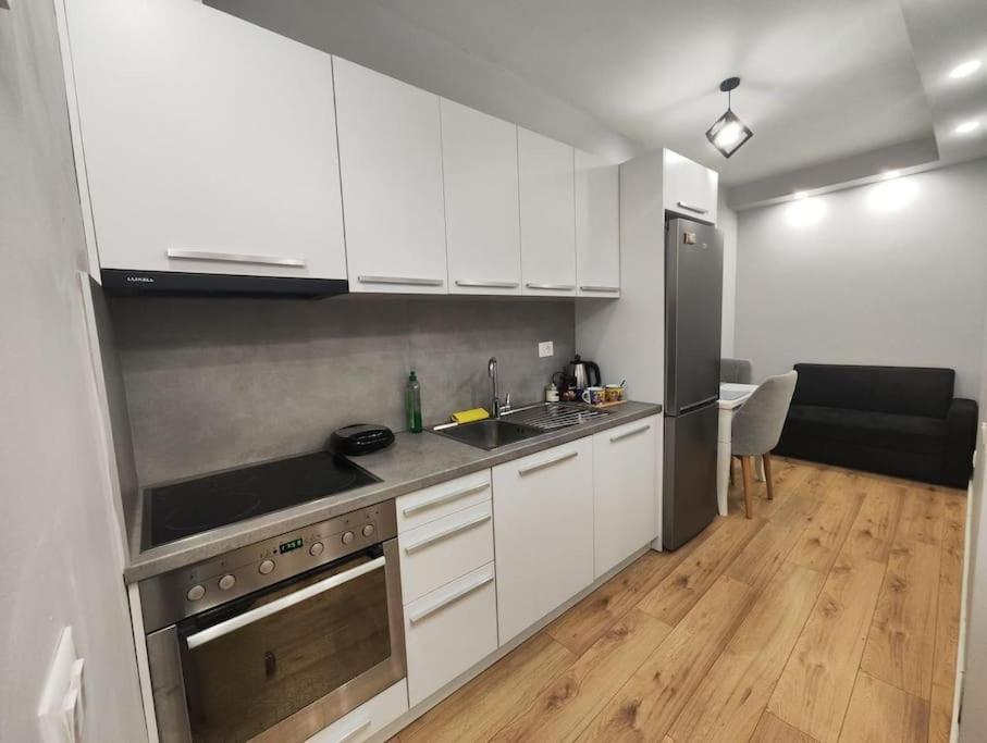 Starlight Downtown Apartment Tirana Eksteriør billede